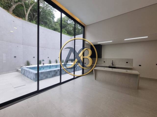 Casa para Venda em Santana de Parnaíba - 4
