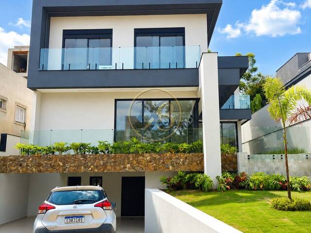 #121 - Casa para Venda em Santana de Parnaíba - SP