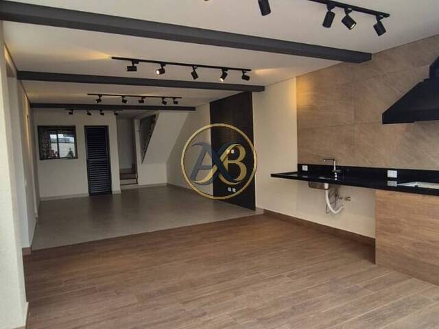 Casa para Venda em Santana de Parnaíba - 3